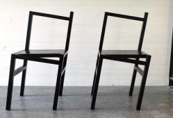 拿小椅子吃瓜,拿小椅子吃瓜的惬意生活