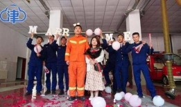 求婚惊喜现场吃瓜