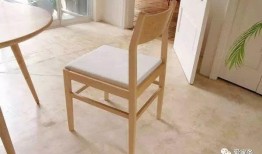 拿小椅子吃瓜,拿小椅子吃瓜的惬意生活