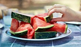 喝酒的人能否吃瓜,饮酒者的美味选择